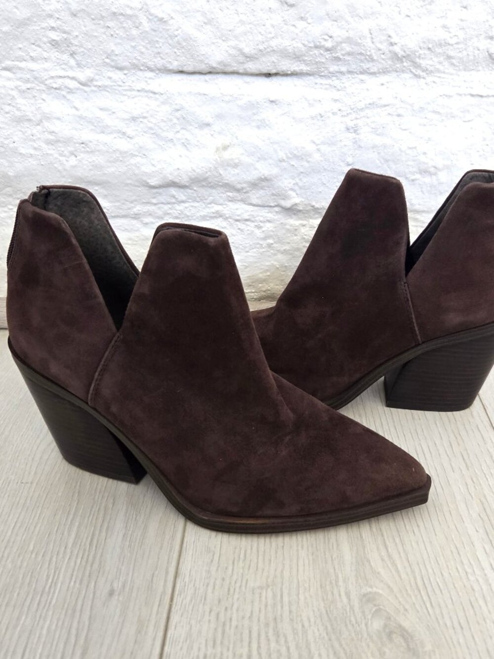 Vince Camuto Gigietta Bootie Womens 7.5 Brown Suede Leather Shoes Ankle Boots
